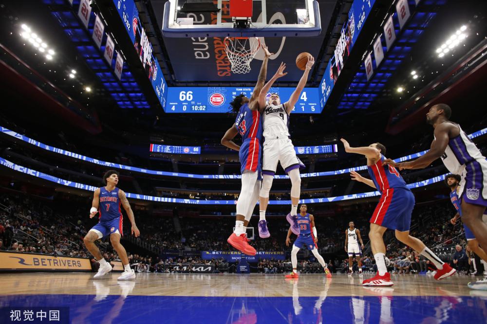 再添浓墨重 再添浓墨重