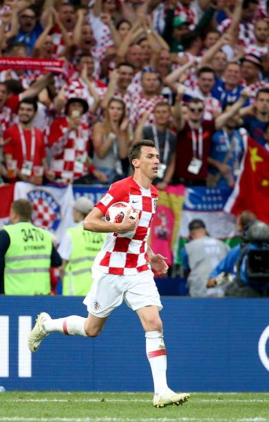 崴脚伤退的 崴脚伤退的